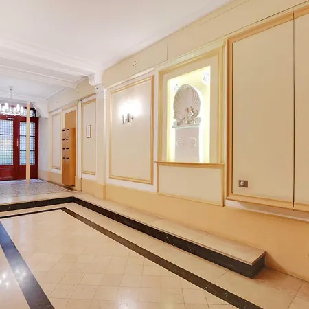 Cozy Studio 2p Next To Place De La Concorde * Parijs